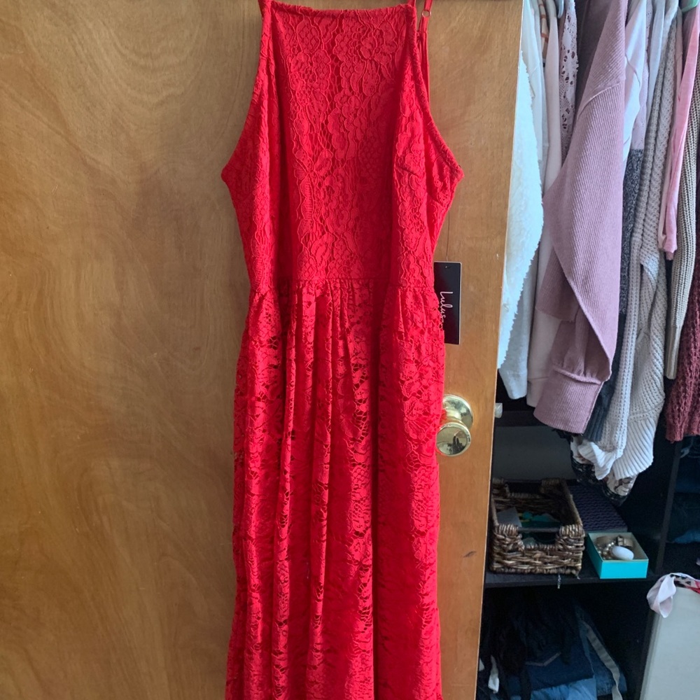 Red lace kind calf dress